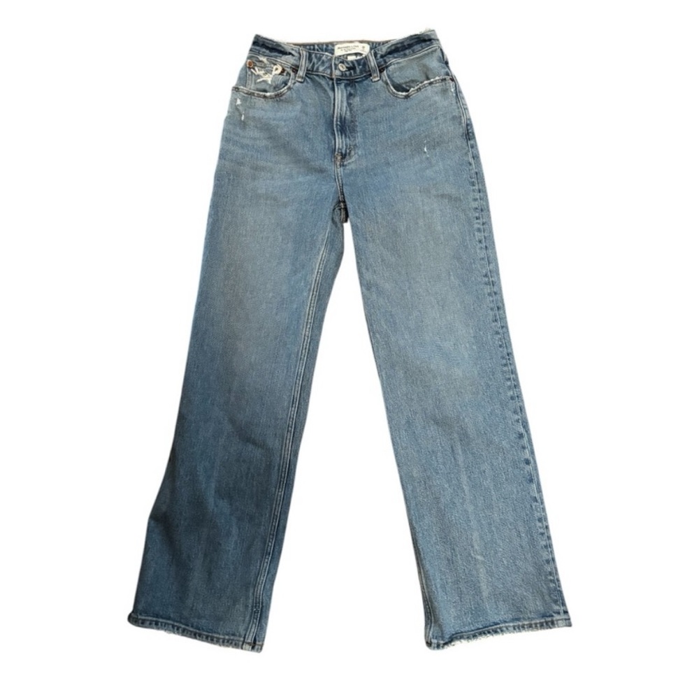 Abercrombie The 90’s High Waist Relaxed Fit Jeans. Size 26, 2 S.